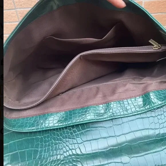 NWT Vici Fold Over Envelope Clutch - Picture 3 of 5